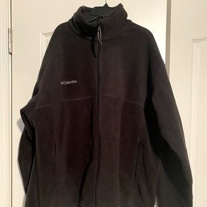 Columbia X-Large fleece jacket. Like New. From a pet and smoke free home